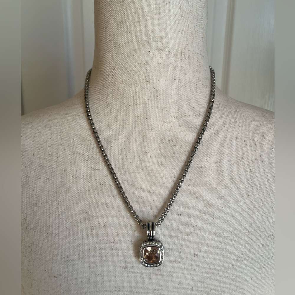 Elegant Silver Pendant Necklace